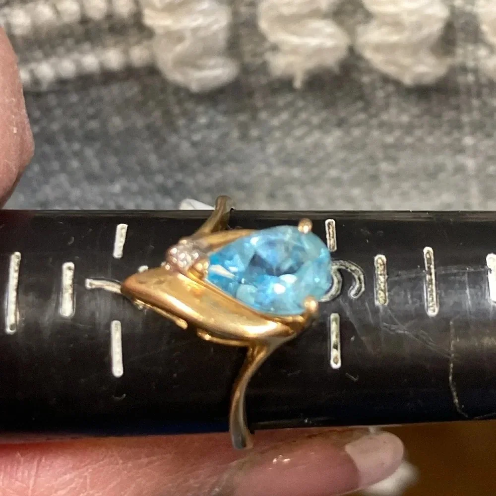 171374 14k blue topaz 6.5 ring - Picture 2 of 2